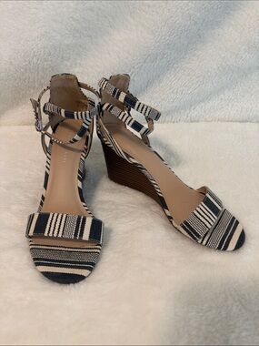 Kelly & Katie Grey/Cream Striped Ankle-Strap Wedges